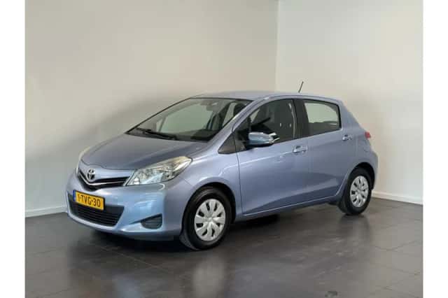 Toyota Yaris (2014) thumbnail 1