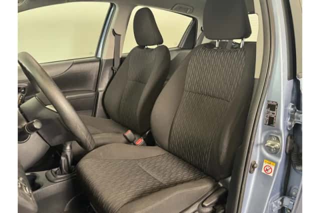 Toyota Yaris (2014) thumbnail 5