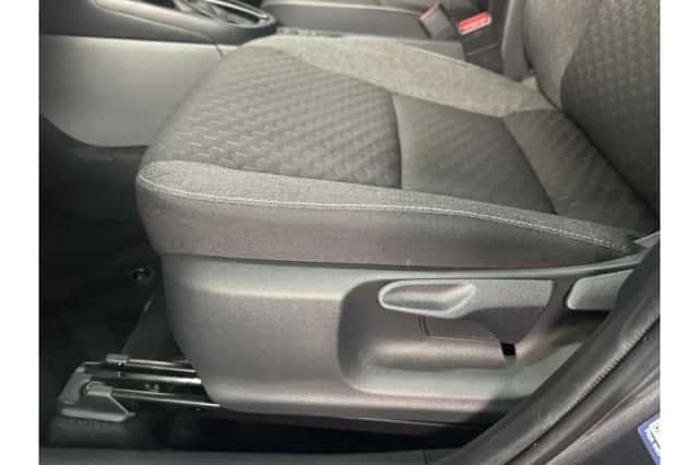 Toyota Yaris Cross (2025) thumbnail 6