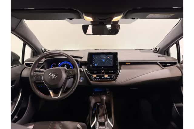 Toyota Corolla (2022) thumbnail 2
