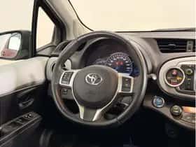 Toyota Yaris (2013) thumbnail 13