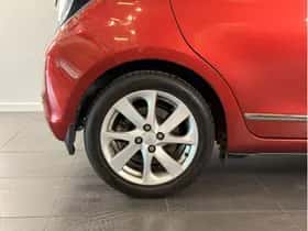 Toyota Yaris (2013) thumbnail 6