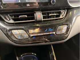 Toyota C-HR (2020) thumbnail 18