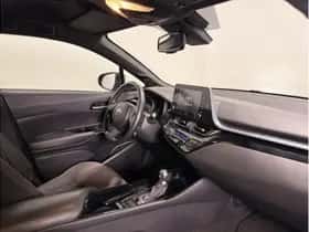 Toyota C-HR (2020) thumbnail 9
