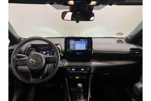 Toyota Yaris (2022) thumbnail 2
