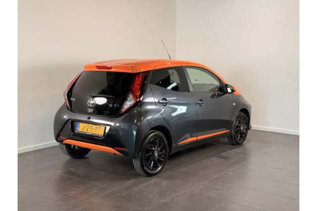 Toyota Aygo (2020) thumbnail 2