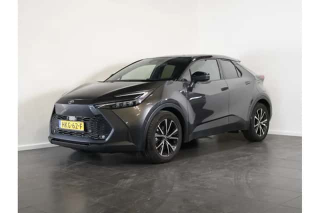 Toyota C-HR (2025) thumbnail 1