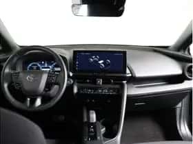 Toyota C-HR (2025) thumbnail 2