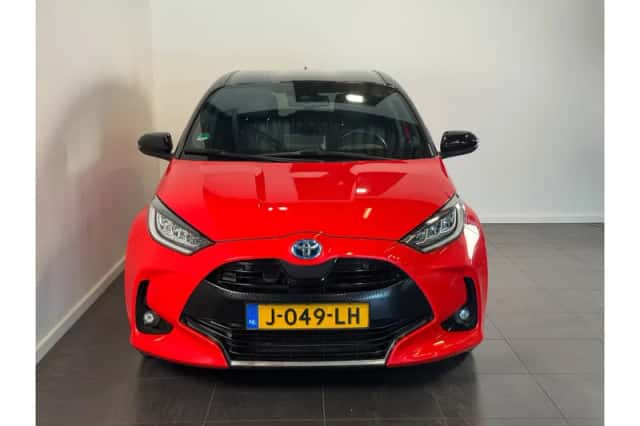 Toyota Yaris (2020) thumbnail 4
