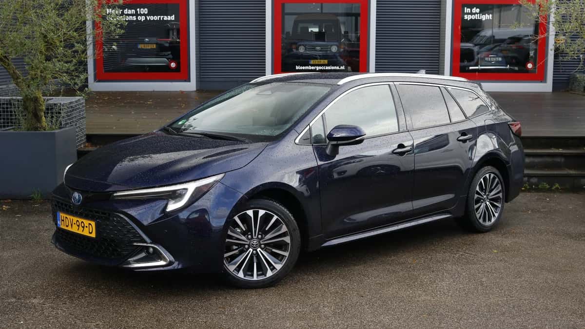 Toyota Corolla (2025) — foto 1