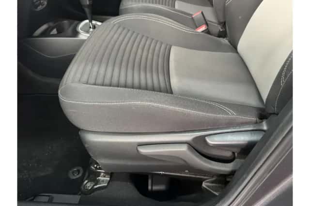Toyota Yaris (2019) thumbnail 5