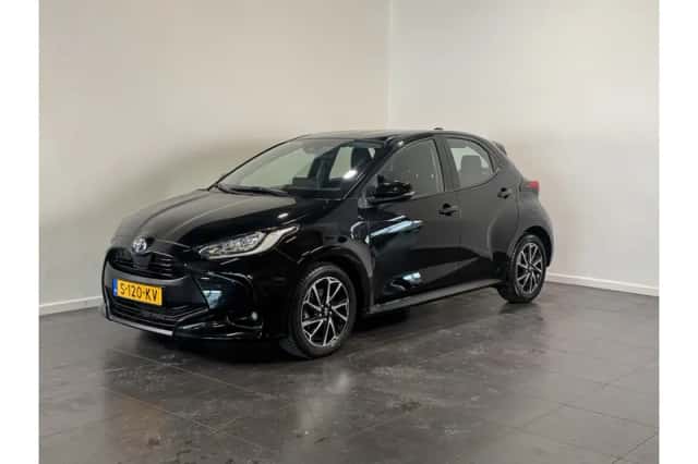 Toyota Yaris (2023) thumbnail 1