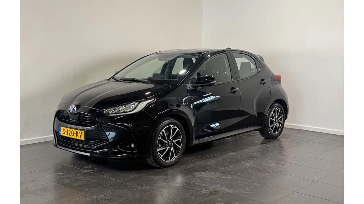 Toyota Yaris (2023) — foto 1