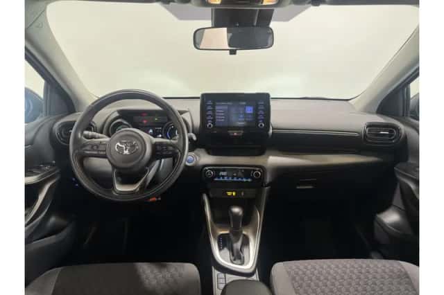 Toyota Yaris (2023) thumbnail 2