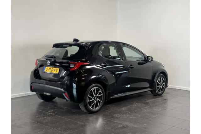 Toyota Yaris (2023) thumbnail 5