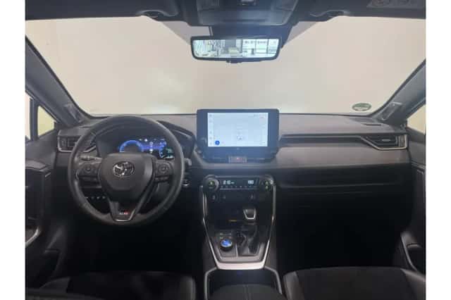 Toyota RAV4 (2024) thumbnail 2