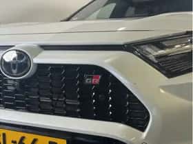 Toyota RAV4 (2024) thumbnail 5