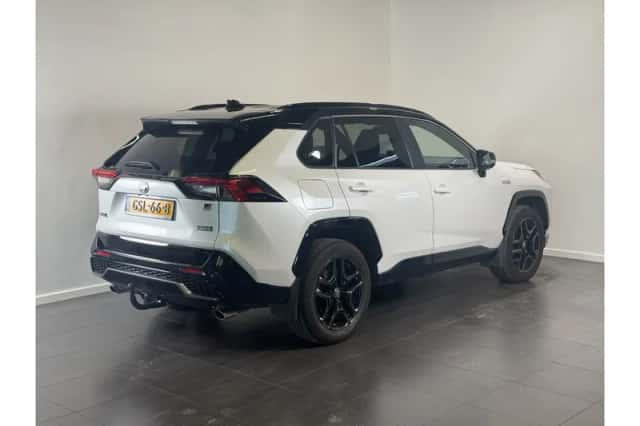 Toyota RAV4 (2024) thumbnail 6