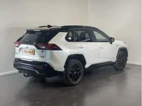 Toyota RAV4 (2024) thumbnail 6