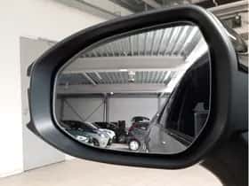 Toyota C-HR (2024) thumbnail 22