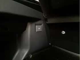 Toyota C-HR (2024) thumbnail 31