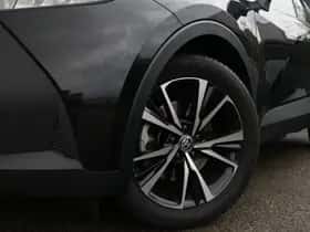 Toyota C-HR (2025) thumbnail 2