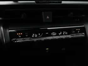 Toyota C-HR (2025) thumbnail 17