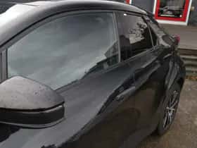 Toyota C-HR (2025) thumbnail 3