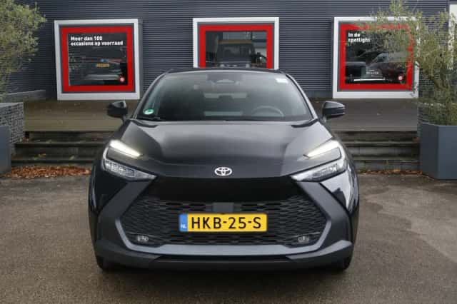 Toyota C-HR (2025) thumbnail 5