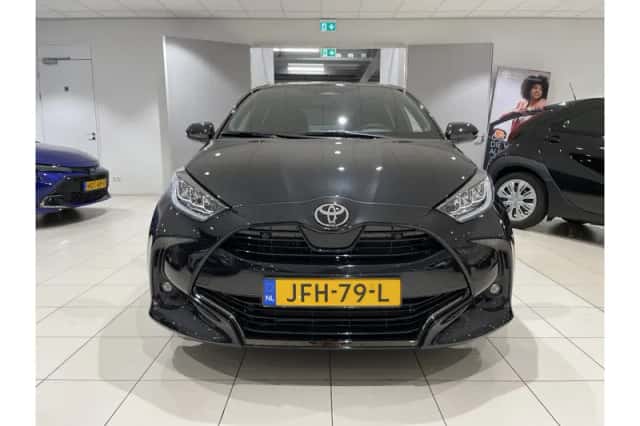 Toyota Yaris (2025) thumbnail 3