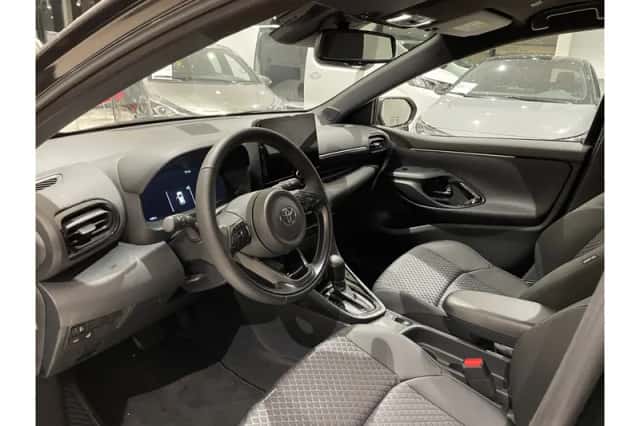 Toyota Yaris (2025) thumbnail 5