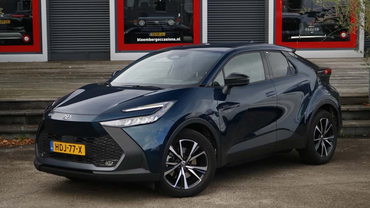 Toyota C-HR (2025) — foto 1