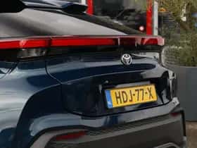 Toyota C-HR (2025) thumbnail 6