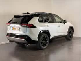 Toyota RAV4 (2023) thumbnail 3