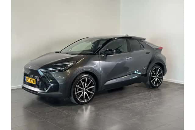 Toyota C-HR (2025) thumbnail 1