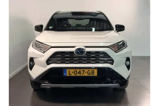 Toyota RAV4 (2019) thumbnail 2