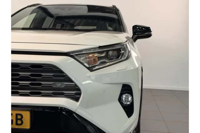 Toyota RAV4 (2019) thumbnail 3