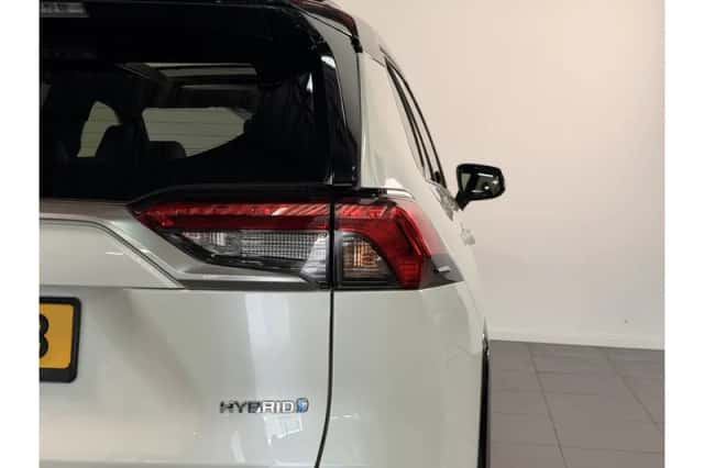 Toyota RAV4 (2019) thumbnail 6