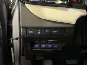 Toyota Mirai (2021) thumbnail 16