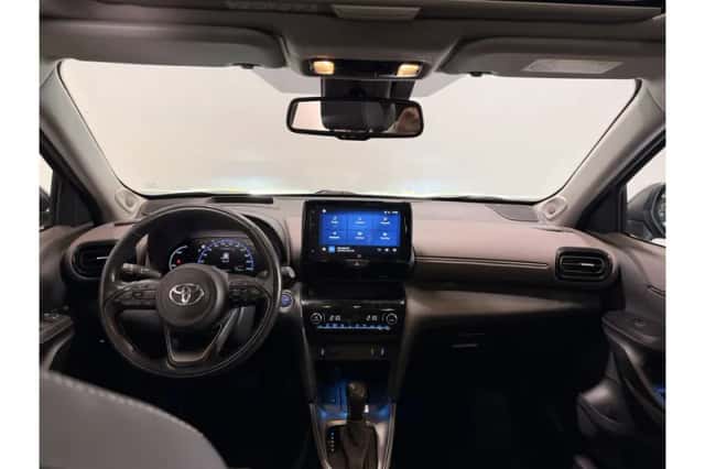 Toyota Yaris Cross (2022) thumbnail 2