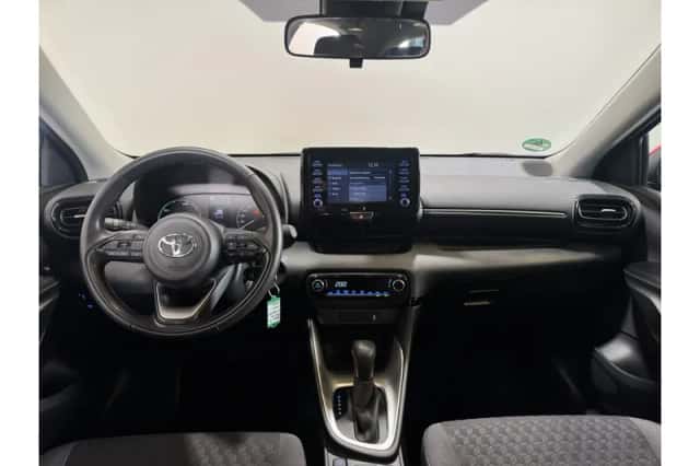 Toyota Yaris (2022) thumbnail 2
