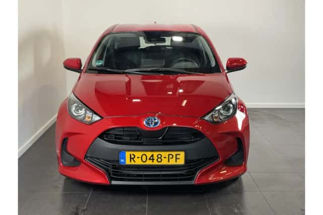 Toyota Yaris (2022) thumbnail 3
