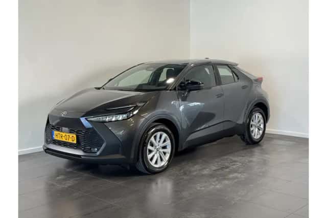 Toyota C-HR (2025) thumbnail 1