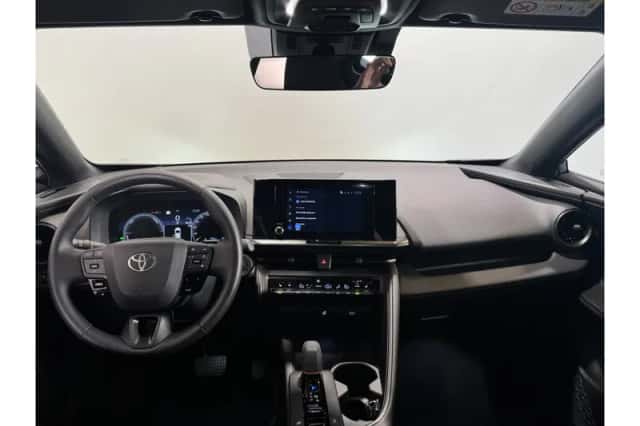 Toyota C-HR (2025) thumbnail 2