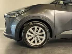 Toyota C-HR (2025) thumbnail 5