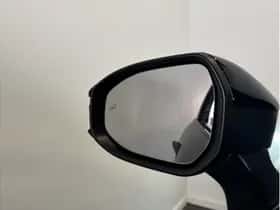 Toyota C-HR (2025) thumbnail 9