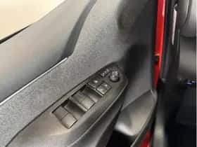 Toyota Yaris (2020) thumbnail 8