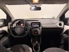 Toyota Aygo (2020) thumbnail 2