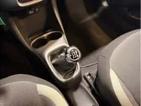 Toyota Aygo (2020) thumbnail 16