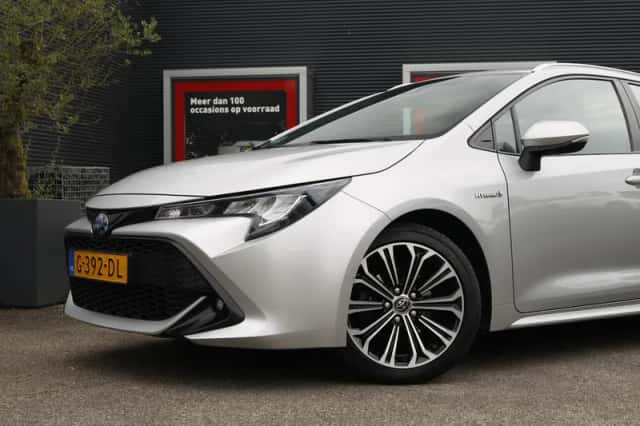 Toyota Corolla (2019) thumbnail 2